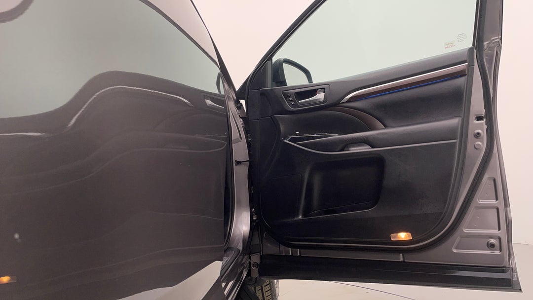 2016 Toyota Kluger Grande (4x4), Automatic, 96736 km, Speaker View