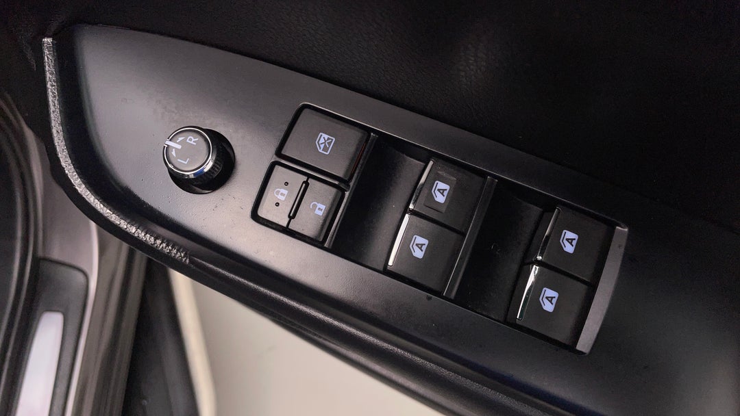 2016 Toyota Kluger Grande (4x4), Automatic, 96736 km, Drivers Side Door Panel Controls