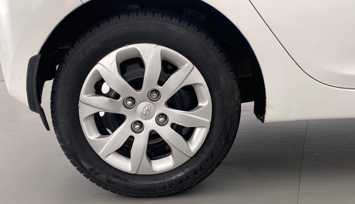 2015 Hyundai Eon SPORTZ, Petrol, Manual, 66,533 km, Right Rear Wheel