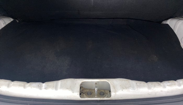2015 Hyundai Eon SPORTZ, Petrol, Manual, 66,533 km, Boot Inside