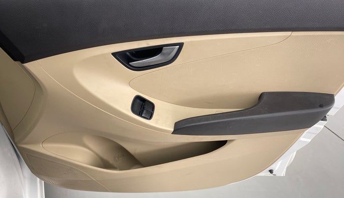 2015 Hyundai Eon SPORTZ, Petrol, Manual, 66,533 km, Driver Side Door Panels Control