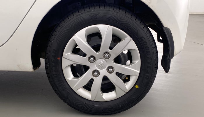 2015 Hyundai Eon SPORTZ, Petrol, Manual, 66,533 km, Left Rear Wheel