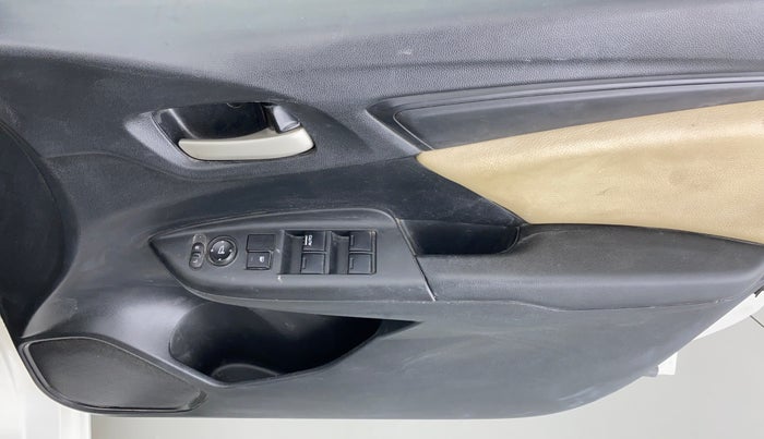 2015 Honda Jazz 1.2 SV PETROL, CNG, Manual, 46,165 km, Driver Side Door Panels Control