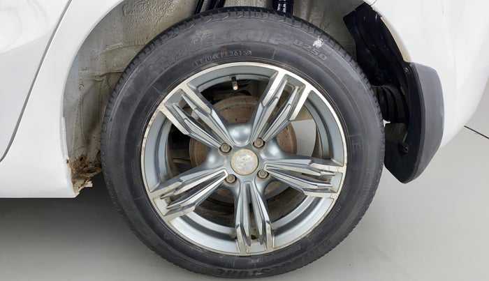 2015 Honda Jazz 1.2 SV PETROL, CNG, Manual, 46,165 km, Left Rear Wheel