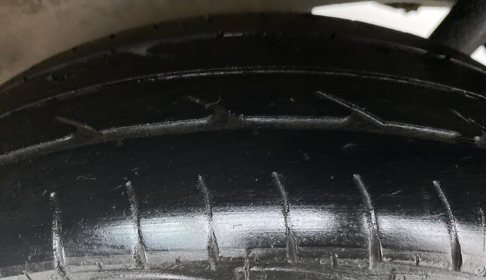 2012 Maruti Wagon R 1.0 LXI CNG, CNG, Manual, 82,713 km, Left Rear Tyre Tread