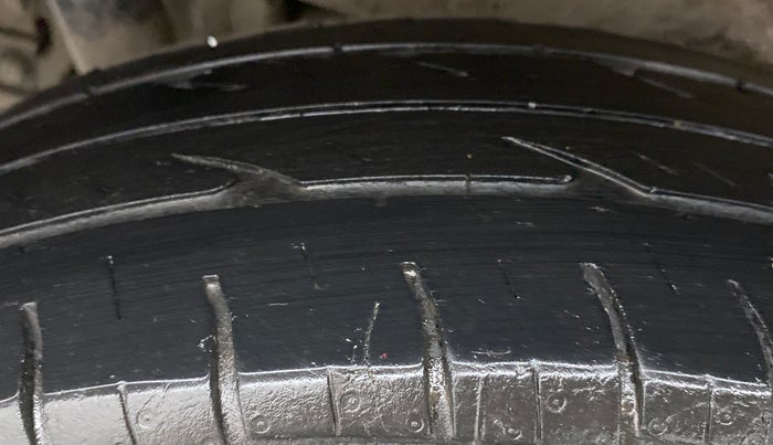 2012 Maruti Wagon R 1.0 LXI CNG, CNG, Manual, 82,713 km, Right Rear Tyre Tread