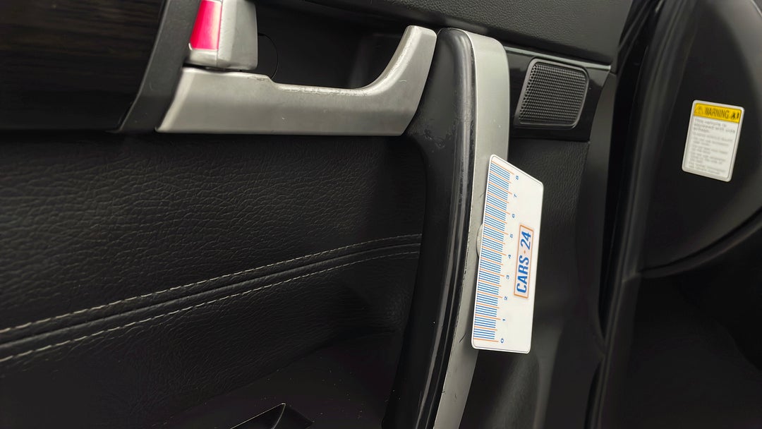 Door Interior Front LHS Scuff