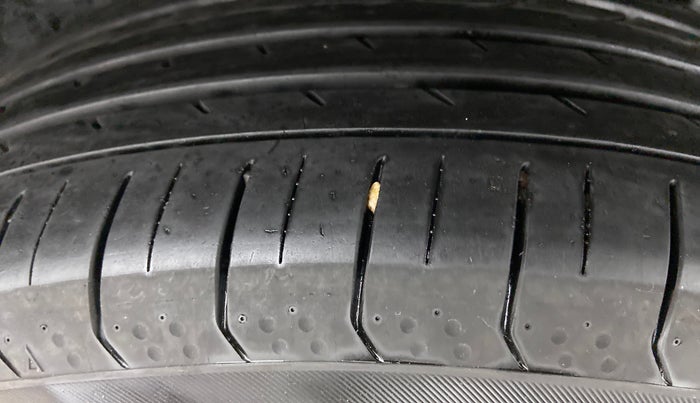 2017 Jeep Compass 2.0 LONGITUDE, Diesel, Manual, 41,559 km, Left Rear Tyre Tread