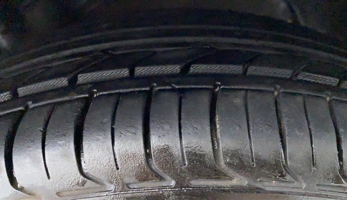 2017 Ford Figo Aspire 1.2 TREND PETROL, Petrol, Manual, 25,463 km, Right Rear Tyre Tread