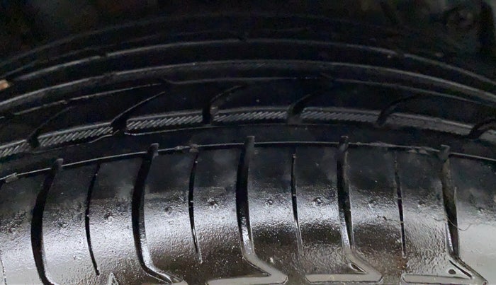 2017 Ford Figo Aspire 1.2 TREND PETROL, Petrol, Manual, 25,463 km, Left Rear Tyre Tread