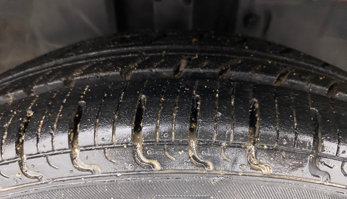 2018 Datsun Redi Go T (O), Petrol, Manual, 14,739 km, Right Front Tyre Tread