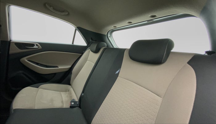 2016 Hyundai Elite i20 ASTA 1.2, Petrol, Manual, 18,569 km, Right Side Rear Door Cabin