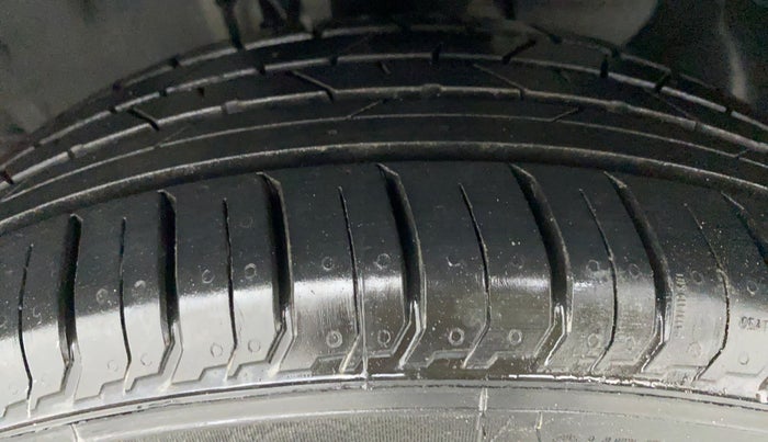 2016 Hyundai Elite i20 ASTA 1.2, Petrol, Manual, 18,569 km, Right Front Tyre Tread