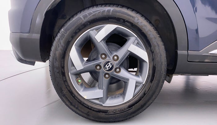 2021 Hyundai VENUE SX(O) CRDi, Diesel, Manual, 31,672 km, Right Rear Wheel