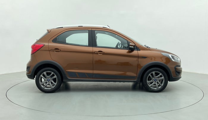 2019 Ford FREESTYLE TITANIUM 1.2 TI-VCT MT, Petrol, Manual, 58,947 km, Right Side View