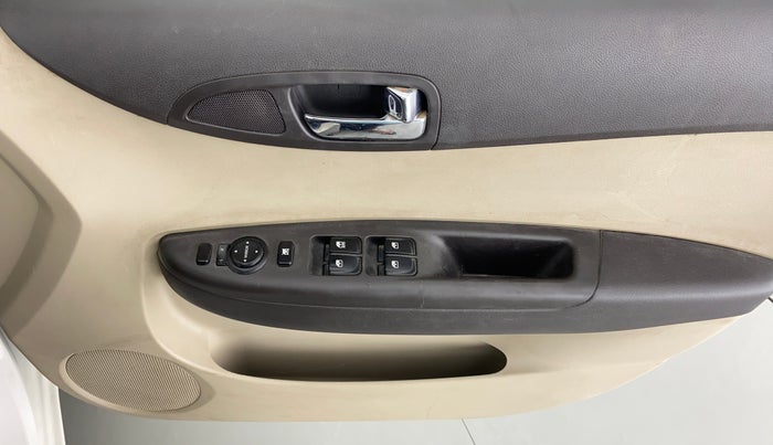 2012 Hyundai i20 SPORTZ 1.2 VTVT, Petrol, Manual, 32,219 km, Driver Side Door Panels Control