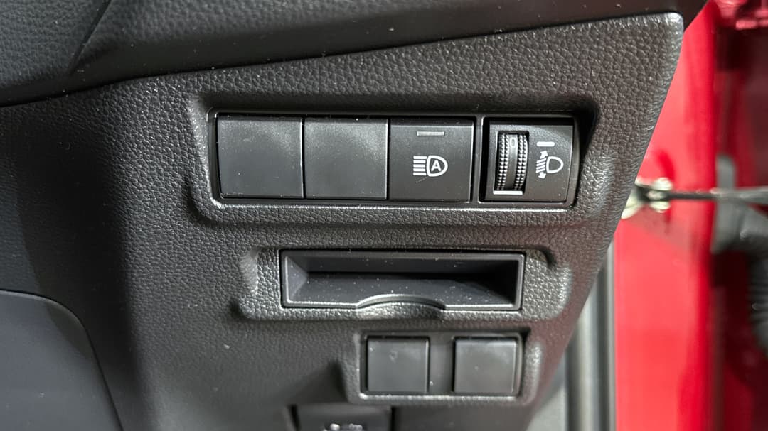 2024 Toyota Corolla Cross Gx 2WD Hybrid, Automatic, 22114 km, Utility Switches/Buttons