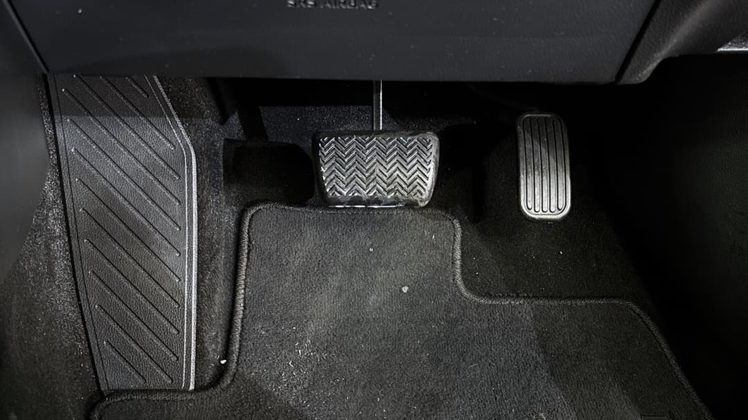 2024 Toyota Corolla Cross Gx 2WD Hybrid, Automatic, 22114 km, Pedals and Footmat