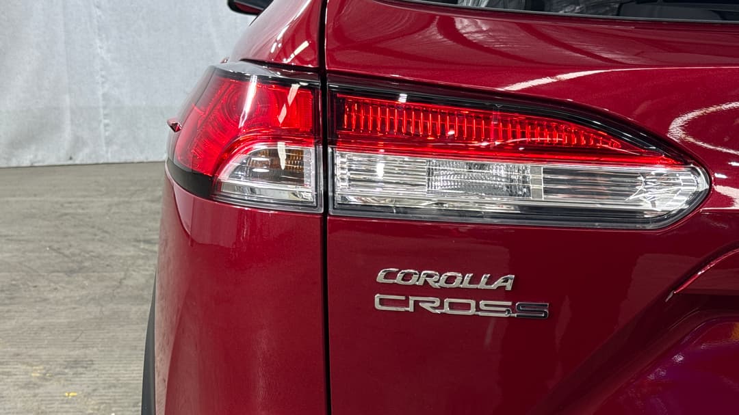 2024 Toyota Corolla Cross Gx 2WD Hybrid, Automatic, 22114 km, Badge (Boot Left Side)