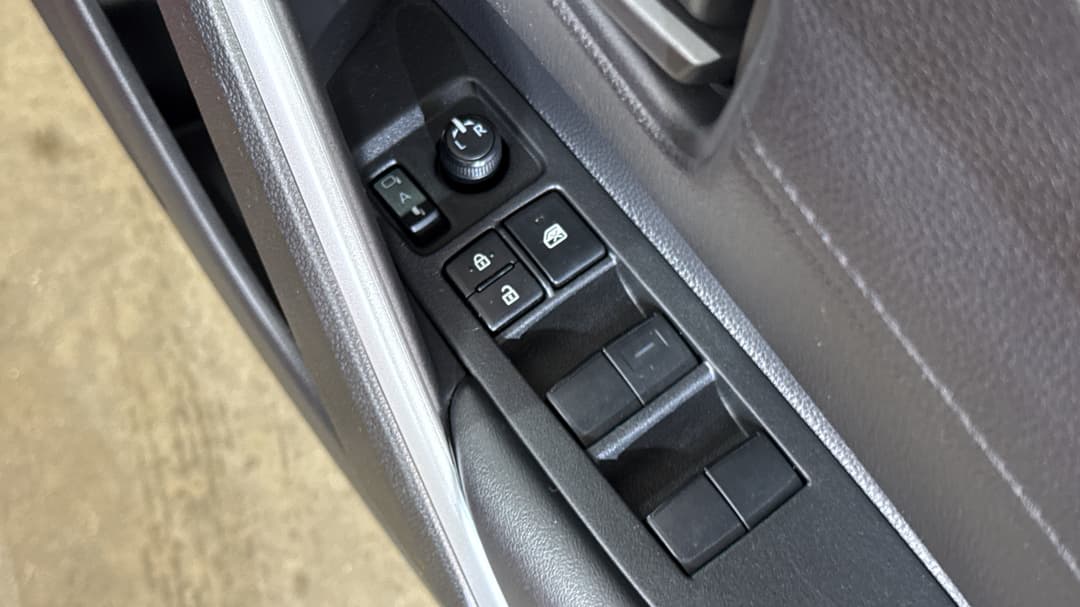 2024 Toyota Corolla Cross Gx 2WD Hybrid, Automatic, 22114 km, Drivers Side Door Panel Controls