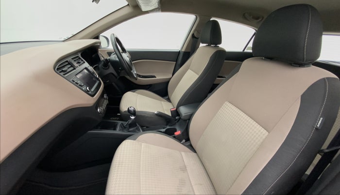 2019 Hyundai Elite i20 ASTA 1.2 (O), Petrol, Manual, 14,908 km, Right Side Front Door Cabin