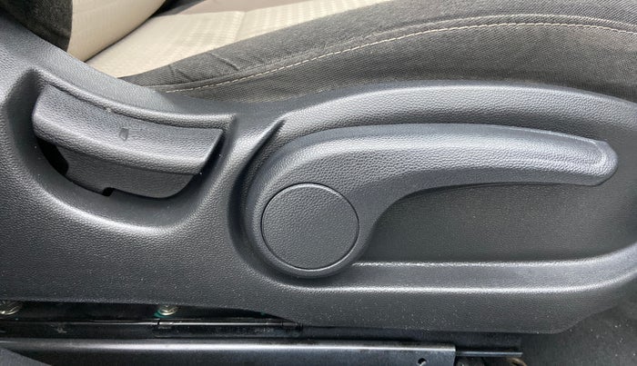 2019 Hyundai Elite i20 ASTA 1.2 (O), Petrol, Manual, 14,908 km, Driver Side Adjustment Panel