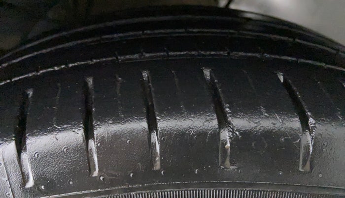 2017 Maruti Baleno ALPHA DIESEL 1.3, Diesel, Manual, 86,919 km, Left Rear Tyre Tread