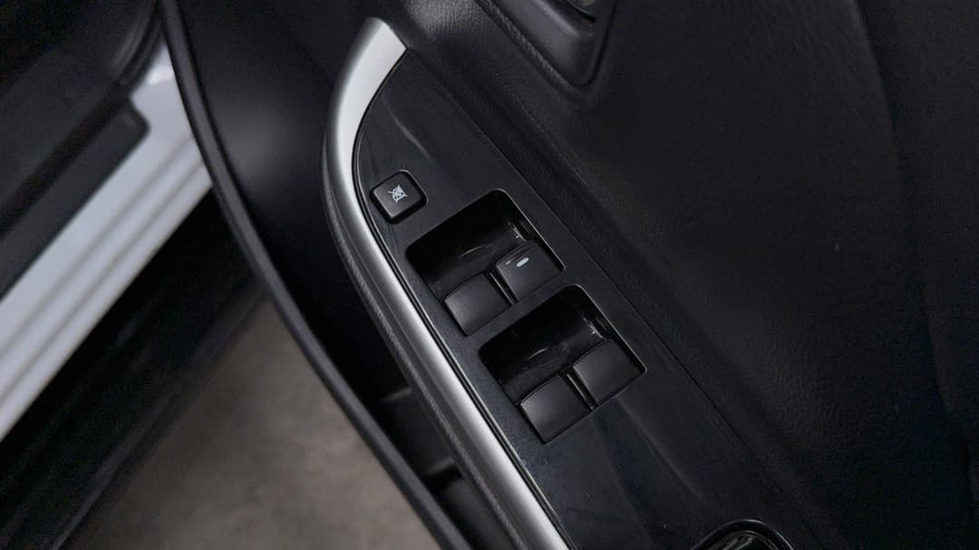 2023 Mitsubishi Triton Gsr (4x4), Automatic, 40867 km, Drivers Side Door Panel Controls