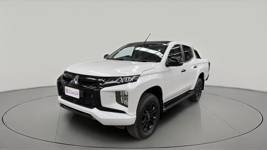 2023 Mitsubishi Triton Gsr (4x4), Automatic, 40867 km, Left Front Diagonal (45- Degree) View