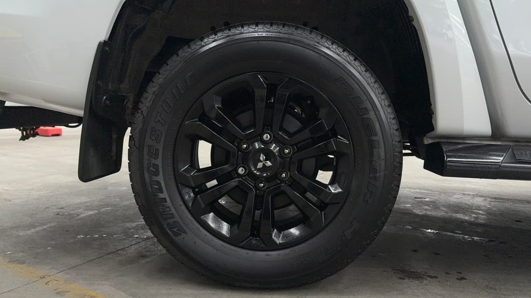 2023 Mitsubishi Triton Gsr (4x4), Automatic, 40867 km, Right Rear Wheel