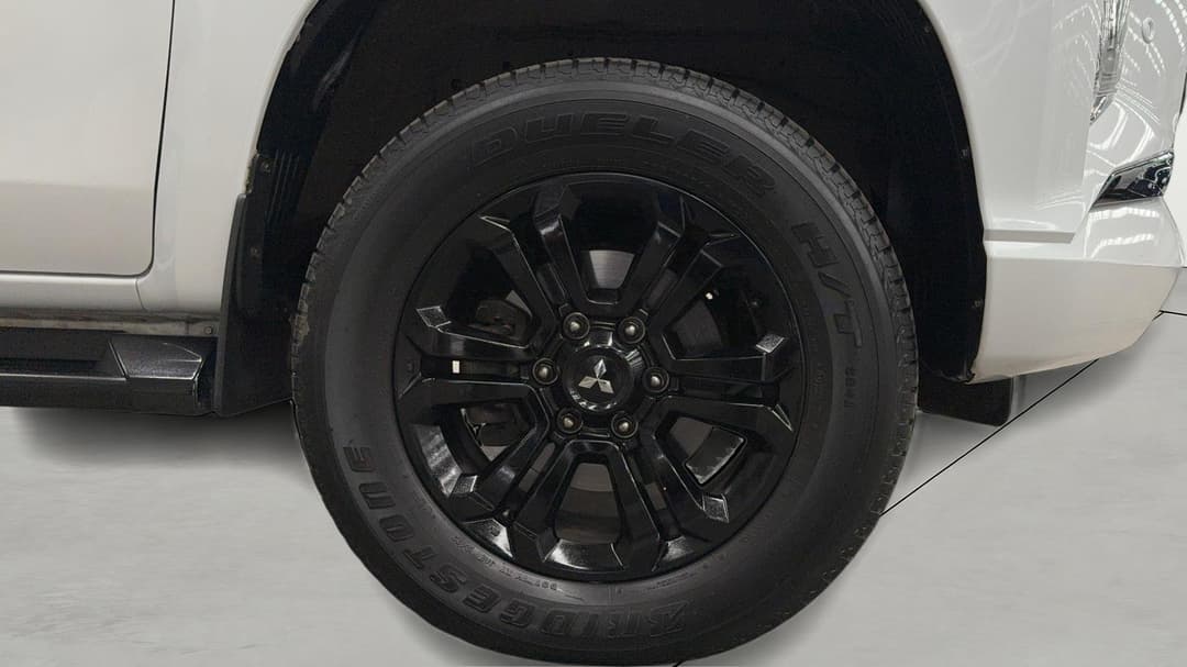 2023 Mitsubishi Triton Gsr (4x4), Automatic, 40867 km, Right Front Wheel