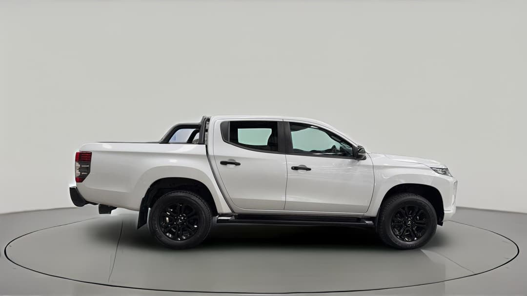 2023 Mitsubishi Triton Gsr (4x4), Automatic, 40867 km, Right Side View