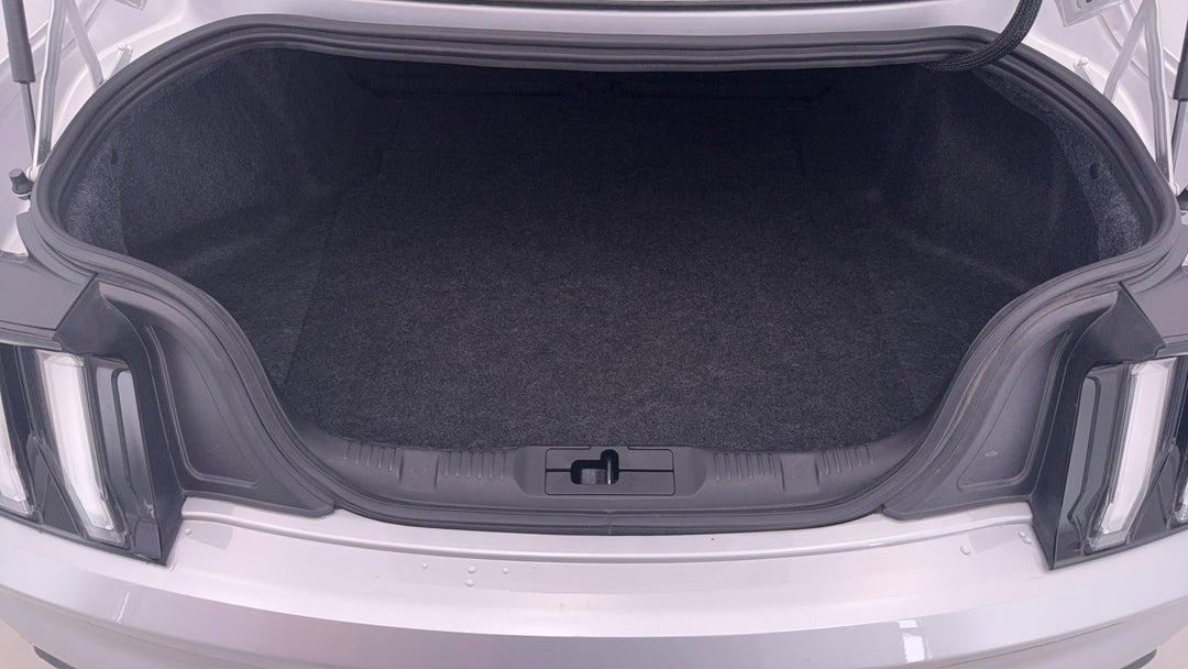 2017 Ford Mustang Fastback Gt 5.0 V8, Automatic, 59570 km, Boot Inside View