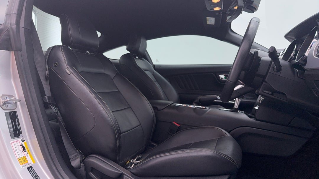 2017 Ford Mustang Fastback Gt 5.0 V8, Automatic, 59570 km, Right Side Front Door Cabin View