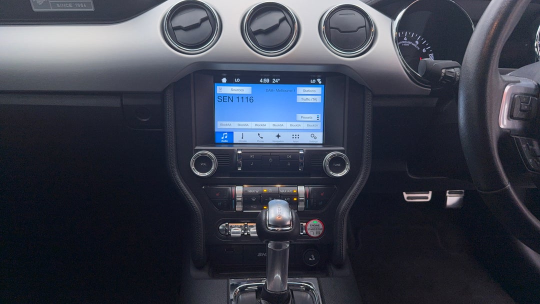 2017 Ford Mustang Fastback Gt 5.0 V8, Automatic, 59570 km, Center Console