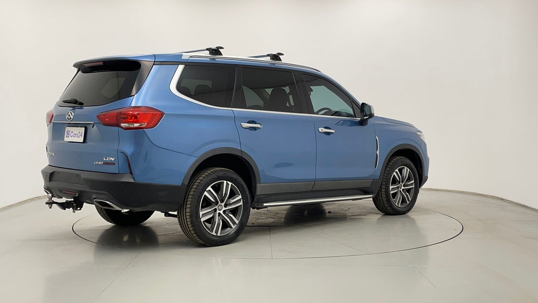 Right Back Diagonal (45- Degree) View