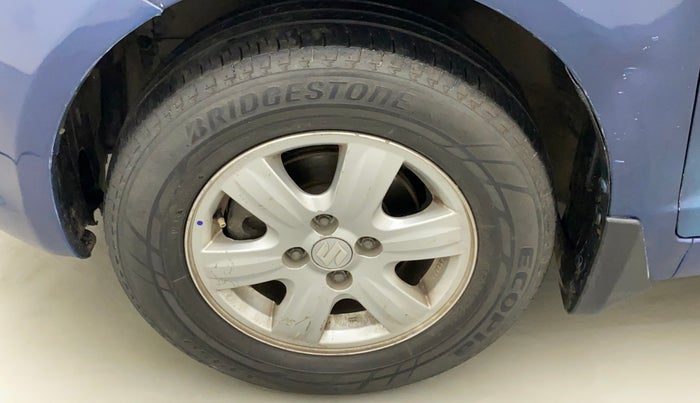 2010 Maruti Swift Dzire ZXI, Petrol, Manual, 96,866 km, Left front tyre - Minor crack