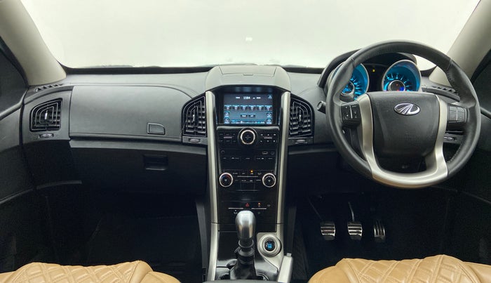 2019 Mahindra XUV500 W11 (O), Diesel, Manual, 23,017 km, Dashboard