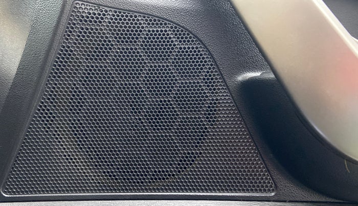 2019 Mahindra XUV500 W11 (O), Diesel, Manual, 23,017 km, Speaker