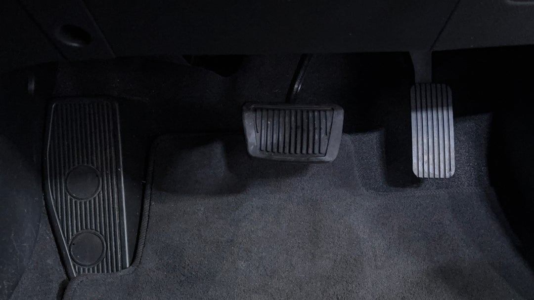 2020 Hyundai i30 Active, Automatic, 128088 km, Pedals and Footmat