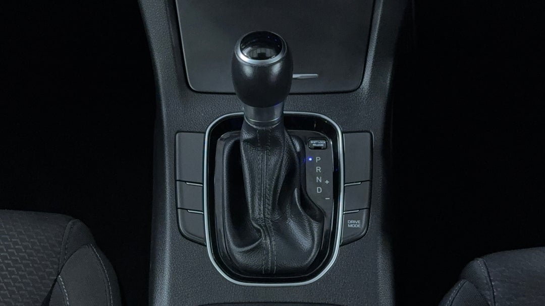 2020 Hyundai i30 Active, Automatic, 128088 km, Gear Lever 