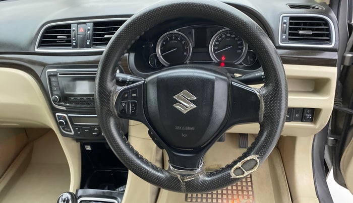 2018 Maruti Ciaz ZETA 1.4 VVT, Petrol, Manual, 57,133 km, Steering wheel - Steering cover is minor torn