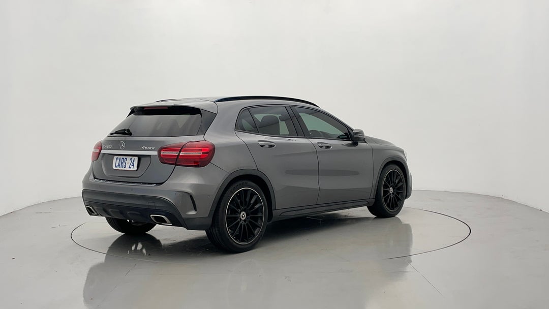 Right Back Diagonal (45- Degree) View