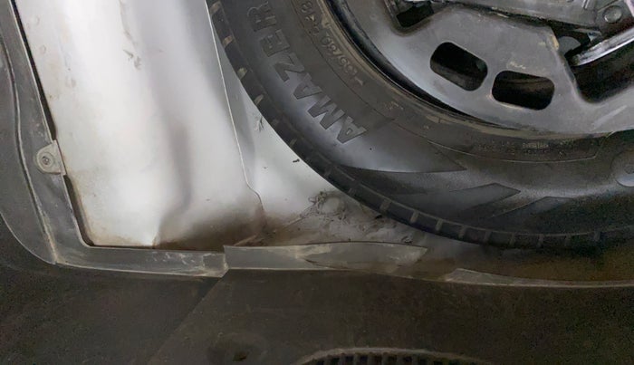 2011 Hyundai i10 MAGNA 1.1, Petrol, Manual, 1,24,749 km, Boot floor - Slightly dented