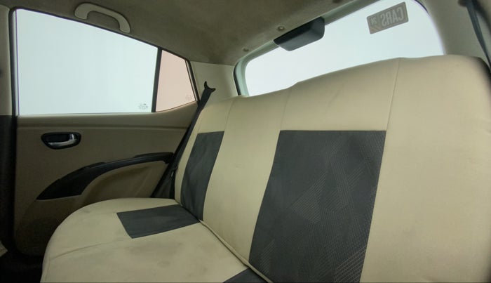 2011 Hyundai i10 MAGNA 1.1, Petrol, Manual, 1,24,749 km, Right Side Rear Door Cabin