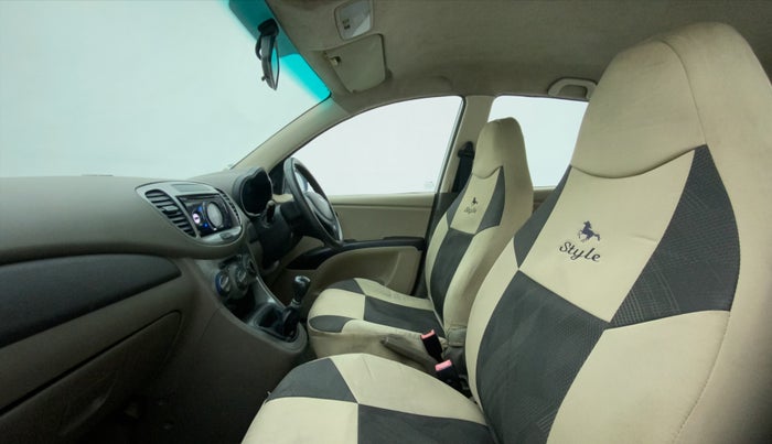2011 Hyundai i10 MAGNA 1.1, Petrol, Manual, 1,24,749 km, Right Side Front Door Cabin