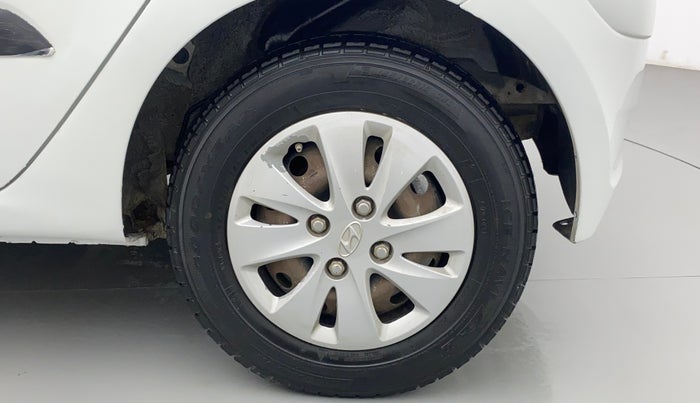 2011 Hyundai i10 MAGNA 1.1, Petrol, Manual, 1,24,652 km, Left Rear Wheel