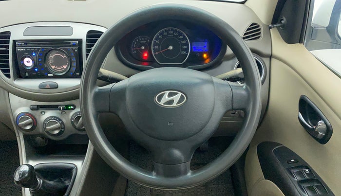 2011 Hyundai i10 MAGNA 1.1, Petrol, Manual, 1,24,749 km, Steering Wheel Close Up