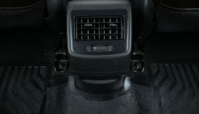 2016 Hyundai Grand i10 SPORTZ 1.2 KAPPA VTVT, Petrol, Manual, 43,720 km, Rear AC Vents