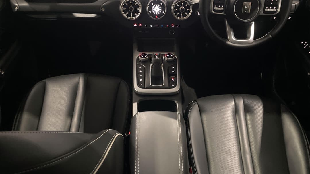 2024 GWM Tank 300 Ultra Petrol, Automatic, 25302 km, Center Console